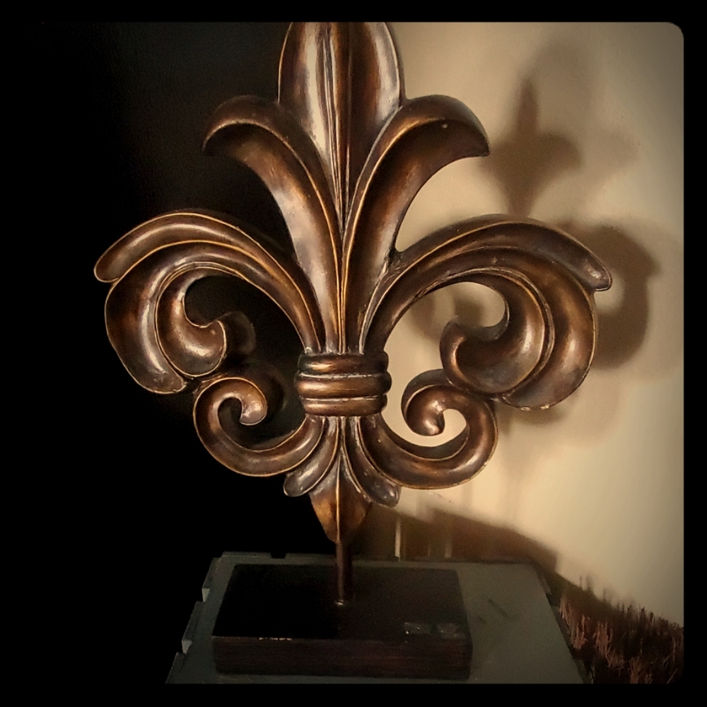 Fleur de lis Decoration